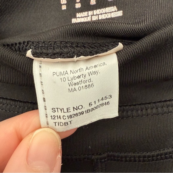 EUC🔥 Black Puma DryCell Capri Leggings - Picture 4 of 6